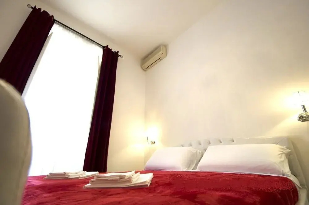 Sopi Vatican Suite Apartment