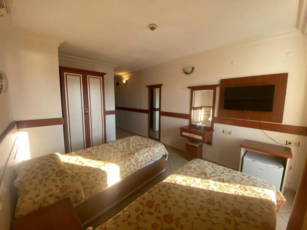 Lavinia Apart & Hotel