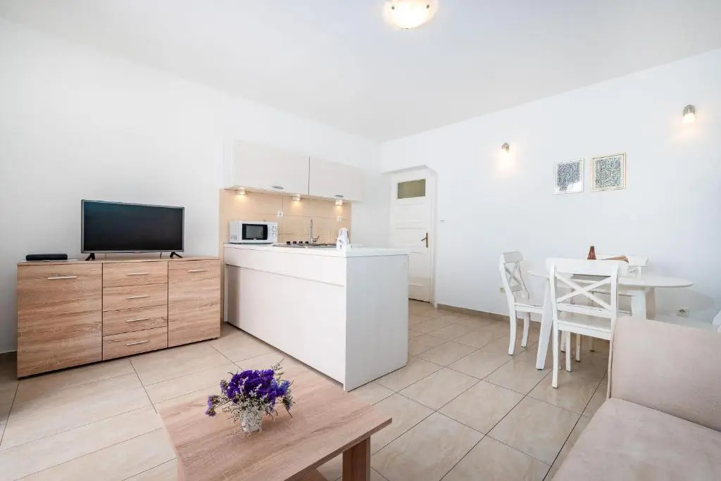 Near old town apartment with free parking and air condition in each room