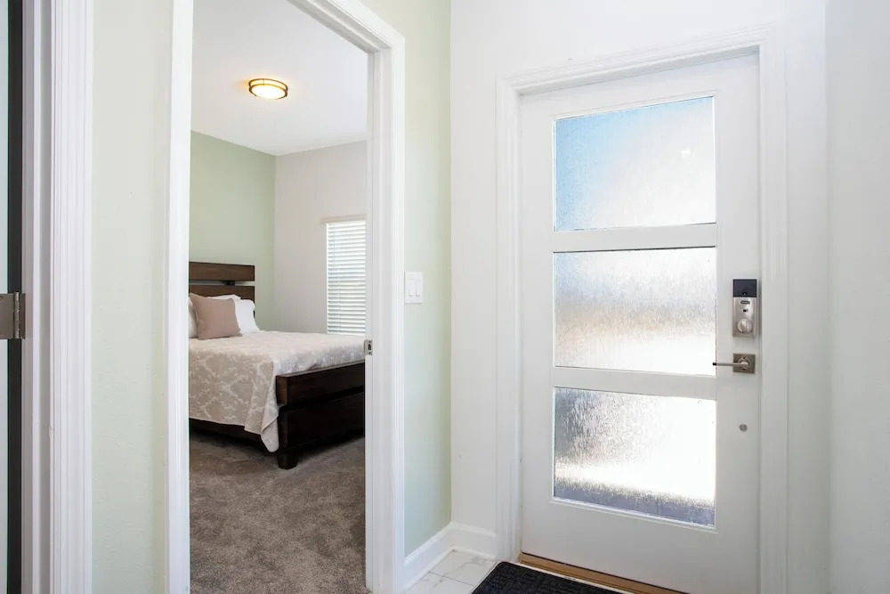 Gorgeous 5 Bd w Pool Close to Disney Champions Gate 948