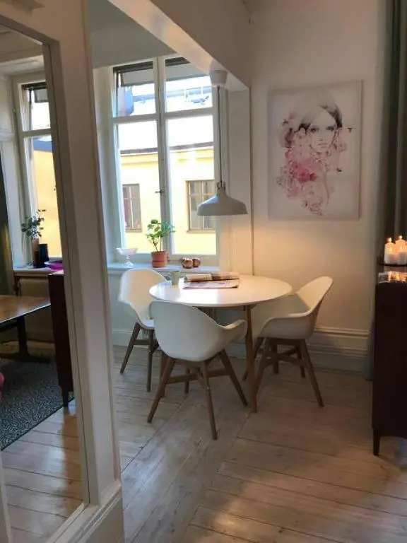 Bohemian and light one room apartment in SoFo 31sqm