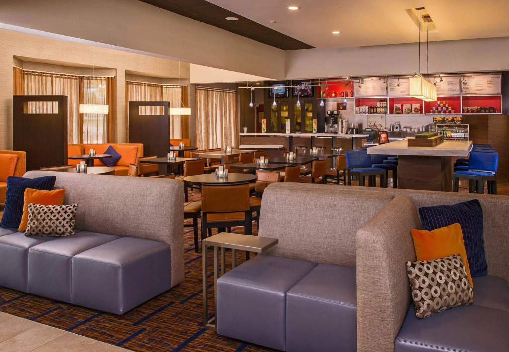 Courtyard by Marriott Richmond West
