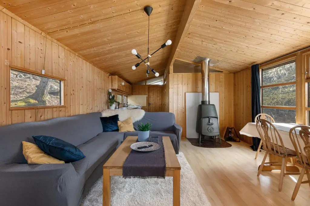 Lem Cabins