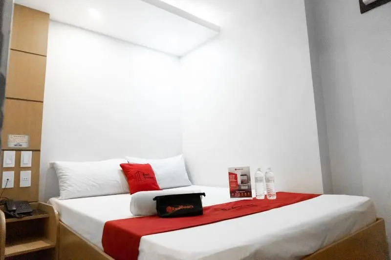 Reddoorz Near Starmall Alabang