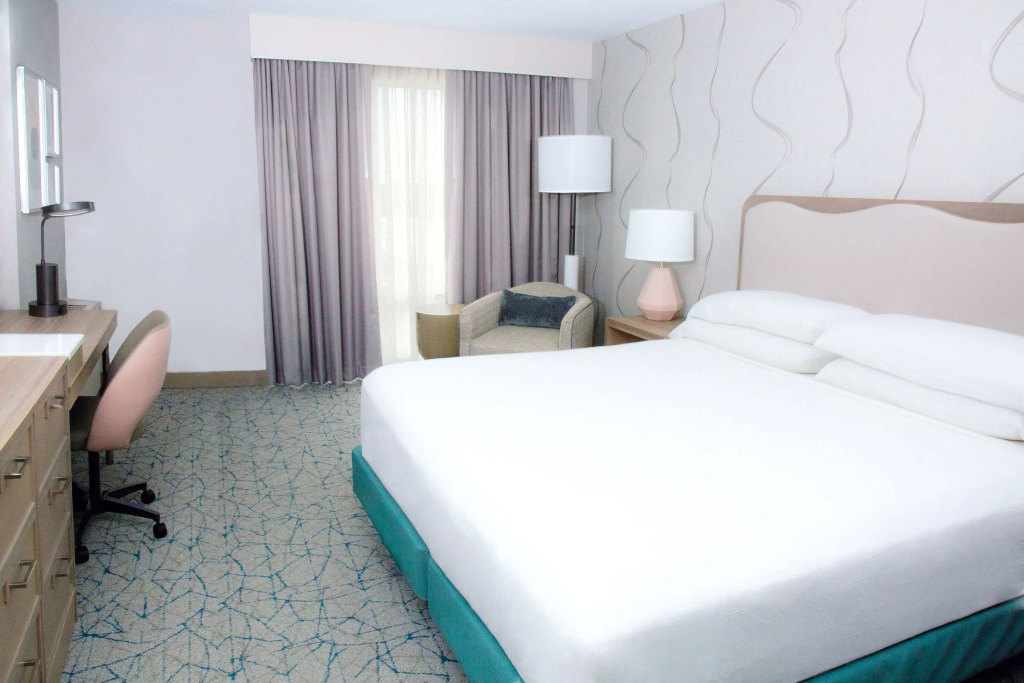 DoubleTree by Hilton Hotel and Conference Center Chicago North Shore
