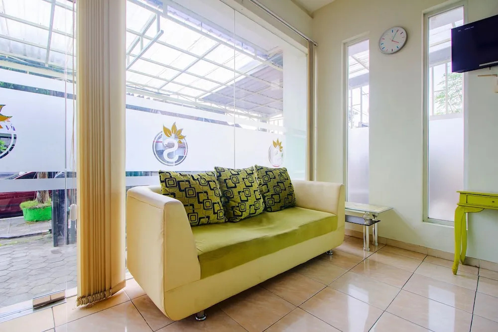 OYO 2105 Hotel Sanca Inn