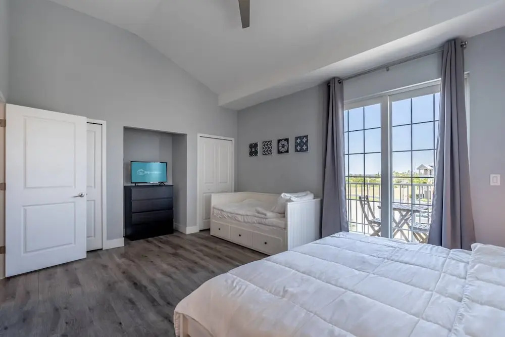 3258 Little Harbor