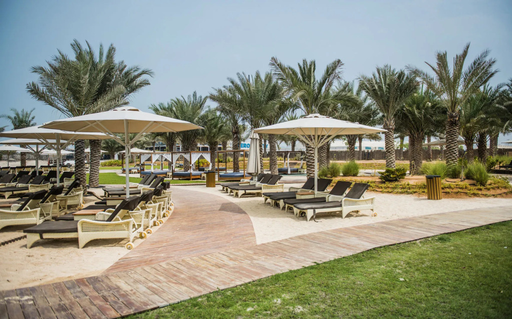 Отель Al Habtoor Grand Resort Autograph Collection