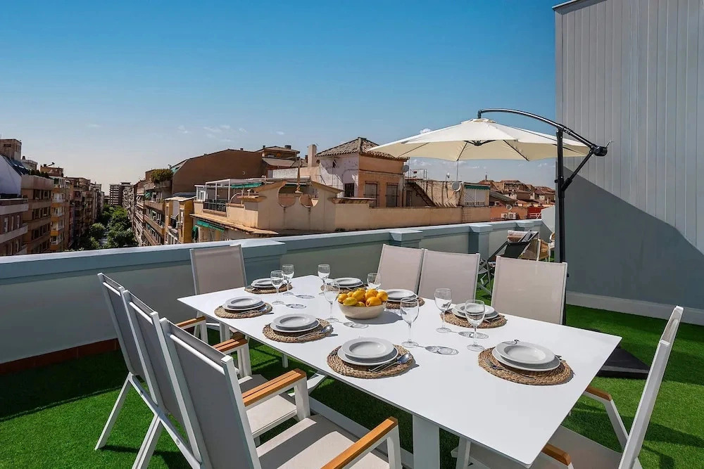 Exclusive Penthouse With Private Terrace in Granada San Anton 402