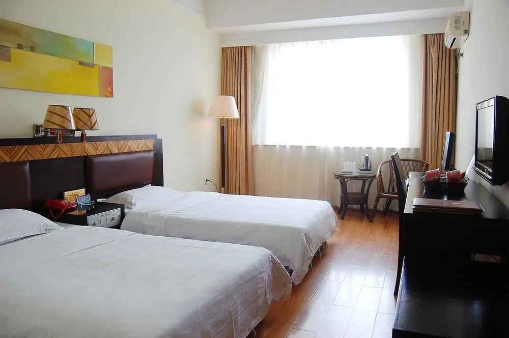 Boutique Holiday Hotel (Beihai Beibuwan Square)