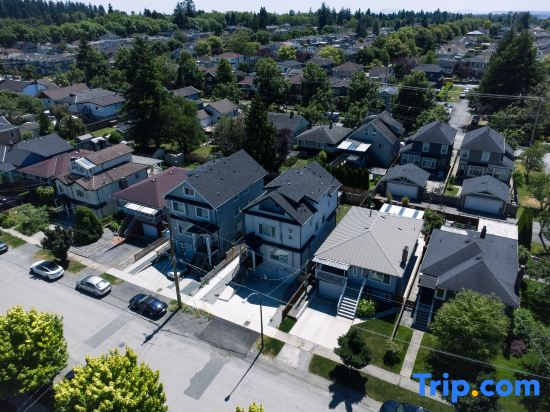 Vancouver quiet cozy 2BR1BA private entry suite near Skytrain