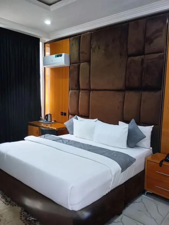 Kawruky Hotel & Suites