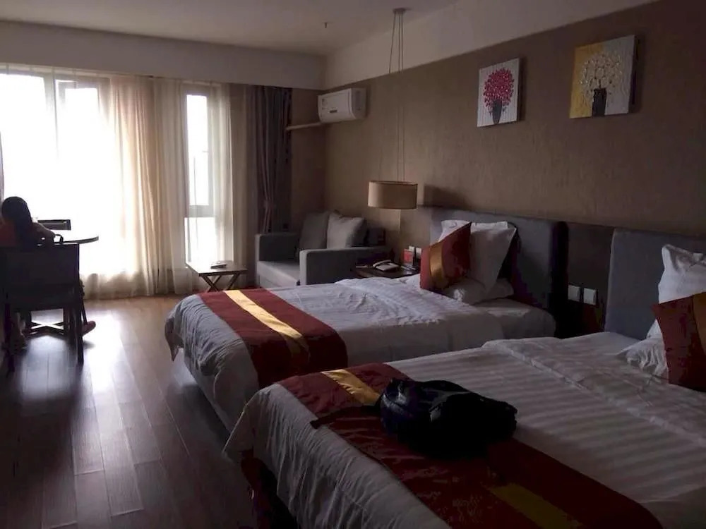 Qunming Shangping Hotel