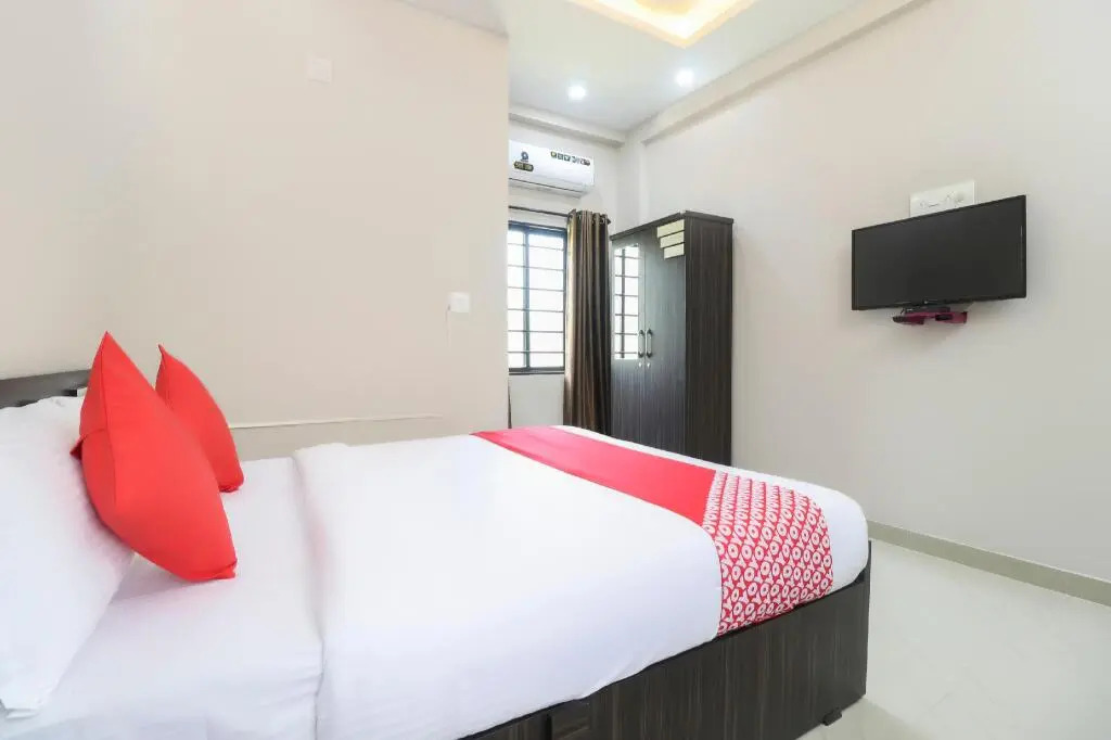 Fort Land Residency by OYO Rooms