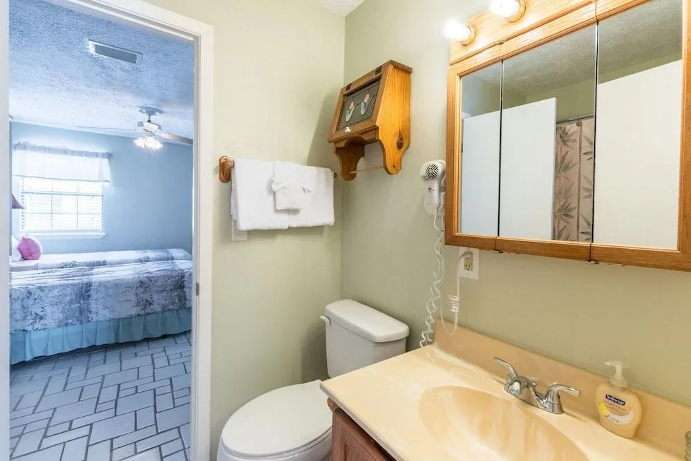 Lullwater Drive 301 C-423 - 2 Br condo by RedAwning
