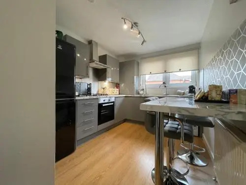 Hla - King Court Apartment 2