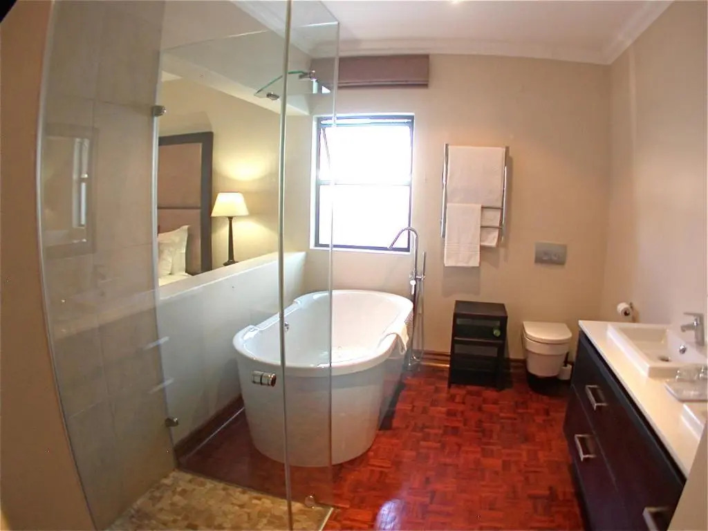 Rosebank Lodge Guesthouse by Claires