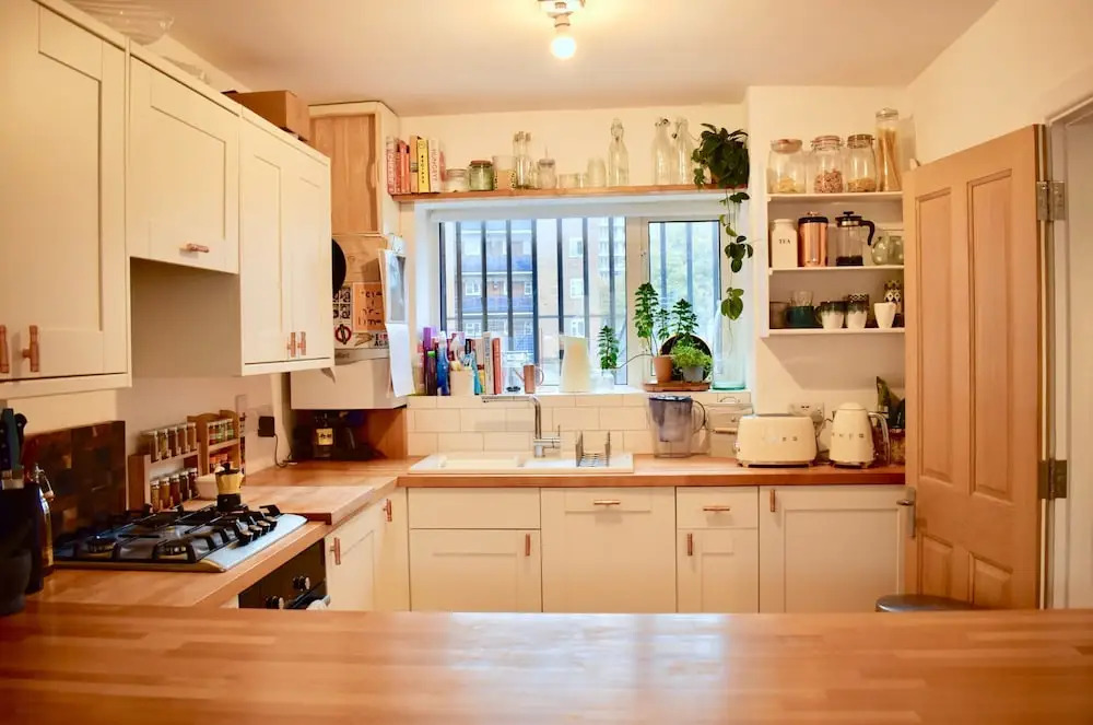 2 Bedroom Flat With Balcony in Homerton