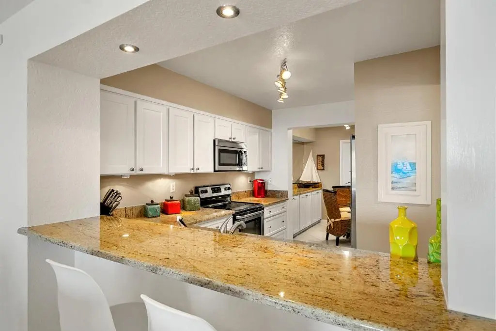 Bahia Vista 14-361, Isla Del Sol, 2 BR, Heated Pool, Spa, Near Beach, WiFi