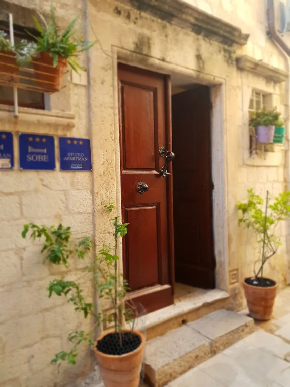 Placeta Apartments & Rooms