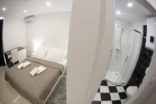 365 Rooms