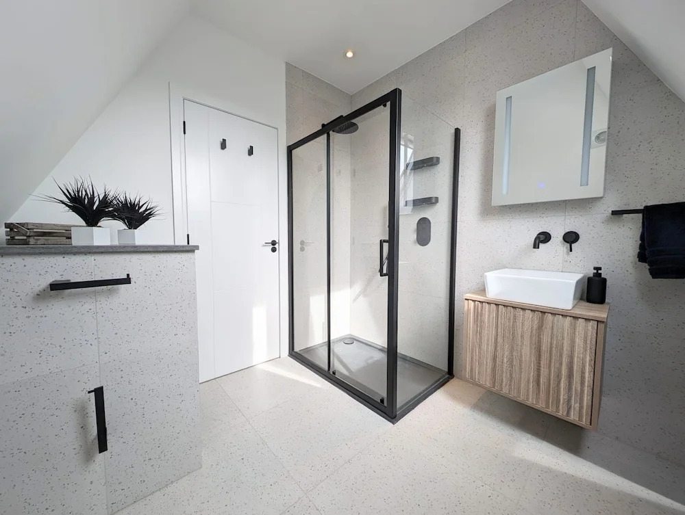 Modern Apartment in Moss Hall Court