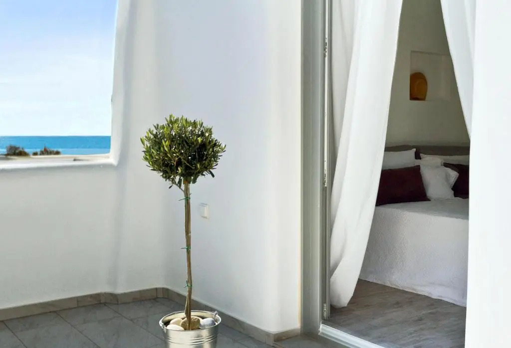 Enosis Apartments - Alia Beach House