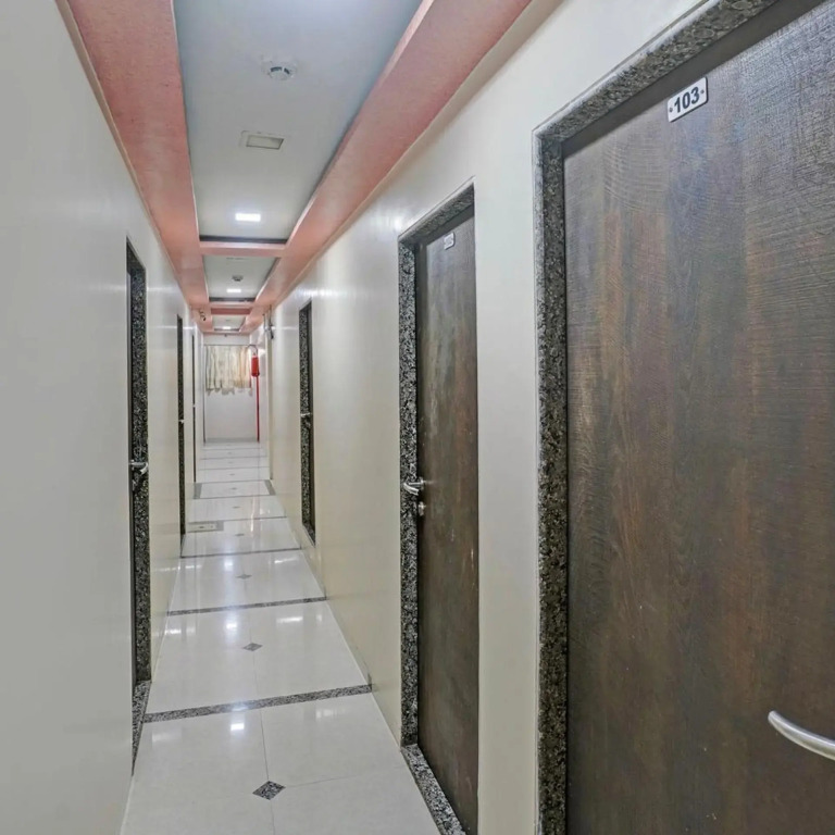 OYO 8685 Hotel Stayland