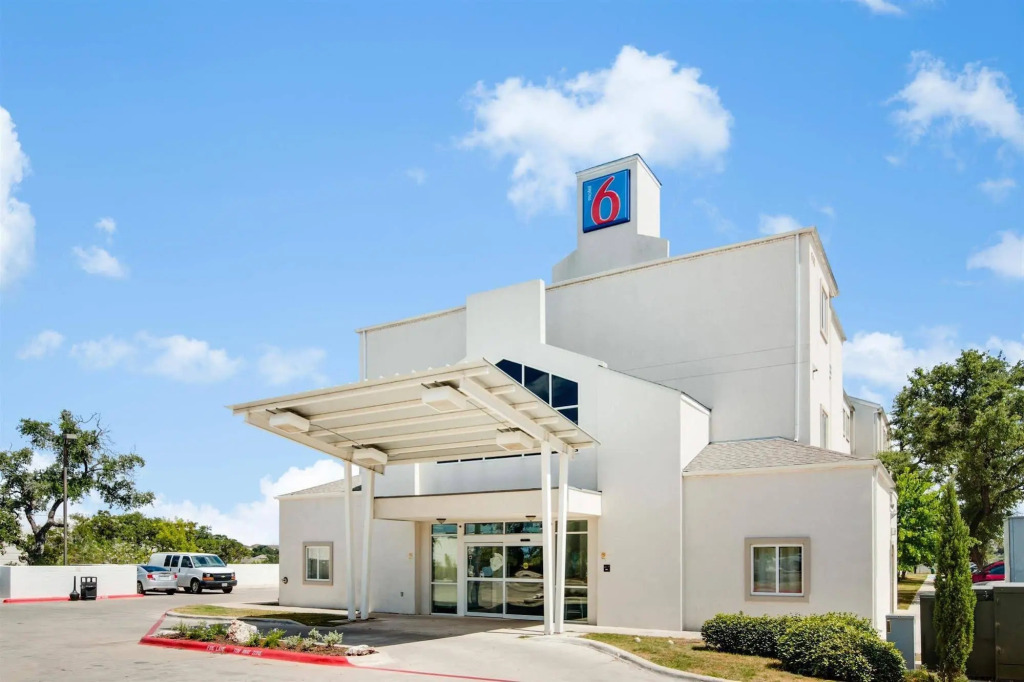 Motel 6-Cedar Park, TX