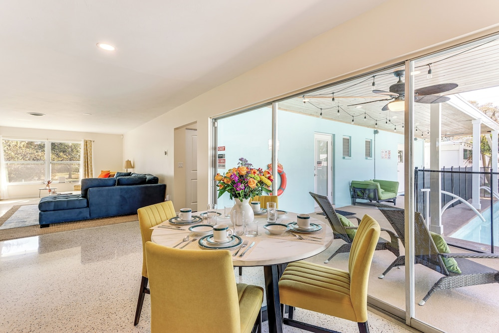 Heated Pool w/ No Fee! Vero Beach Oasis Near Ocean