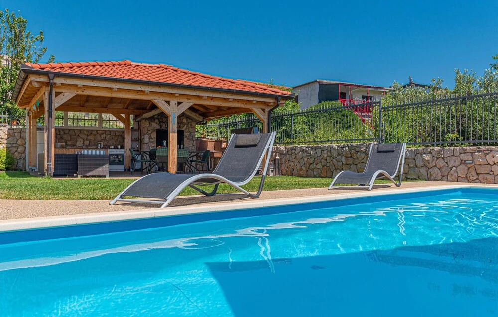 Nice Home in Pirovac With Wifi and 4 Bedrooms