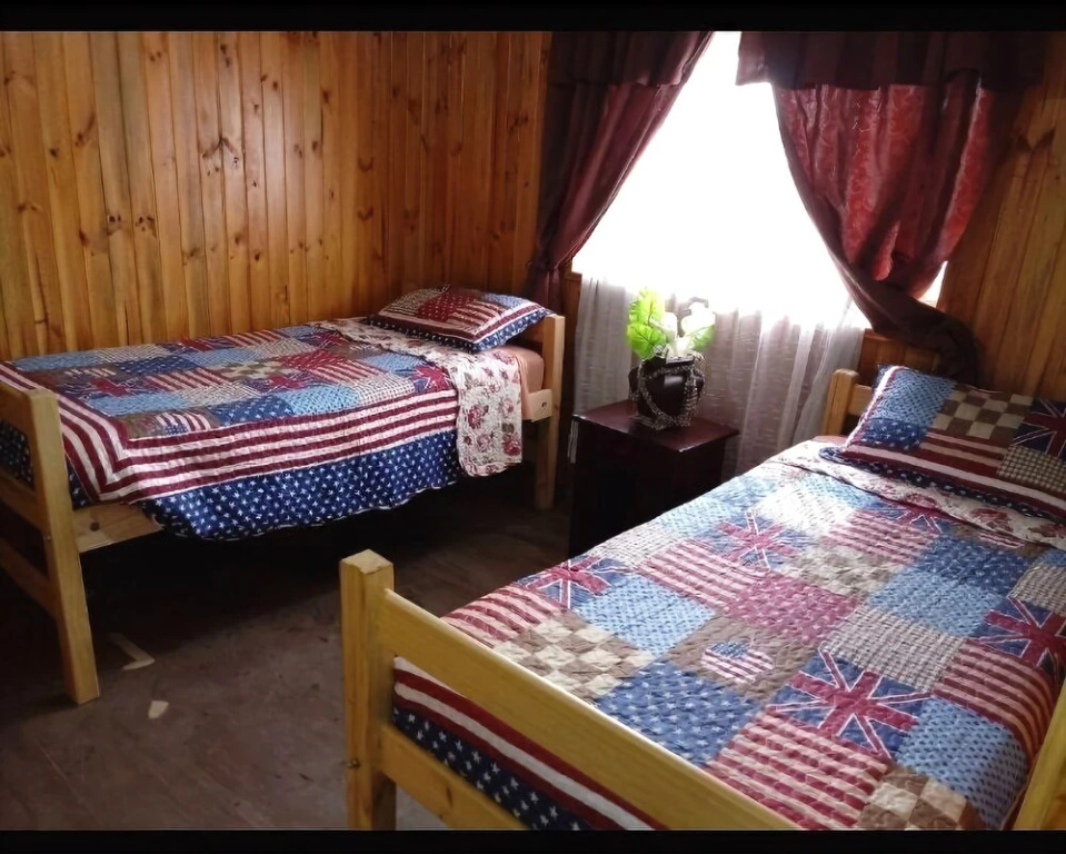 Hostal Sol y Luna - Descanso a 10 min del aeropuerto & Desayuno Incluido