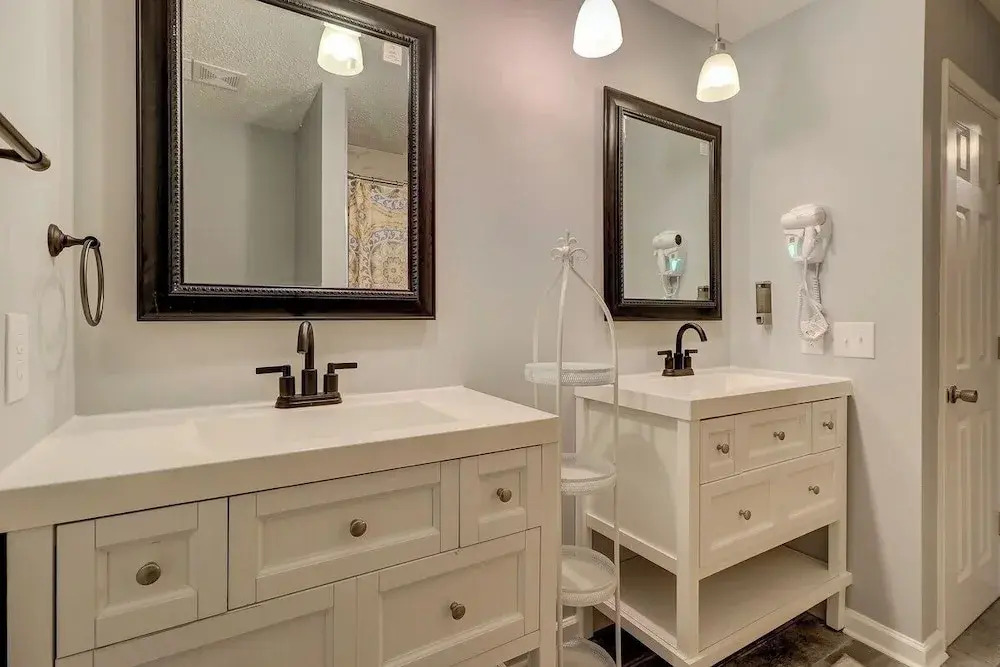 Renovated 2BR Hilton Head Home Walk to Shops