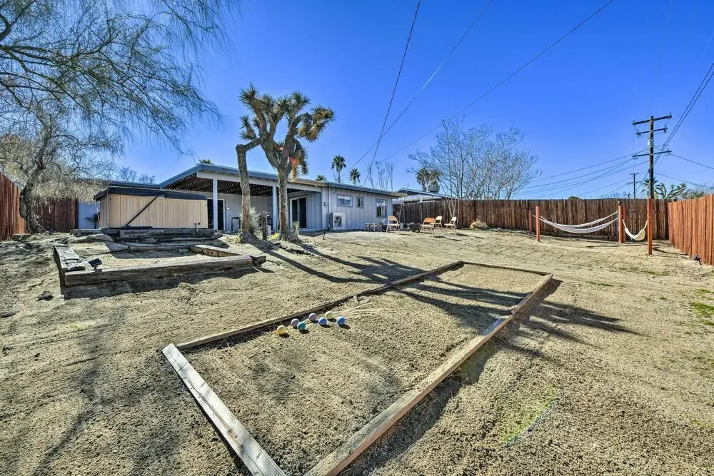 Joshua Tree Vacation Home with Private Hot Tub!