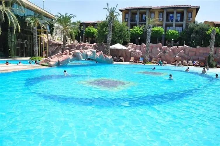 Holiday & Leisure Club