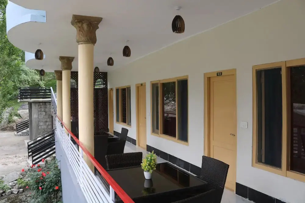 Kachura Inn Hotel