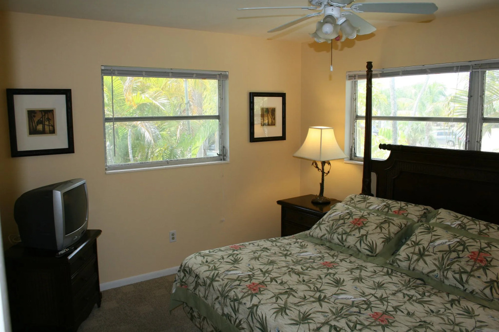 Hidden Harbor Suites