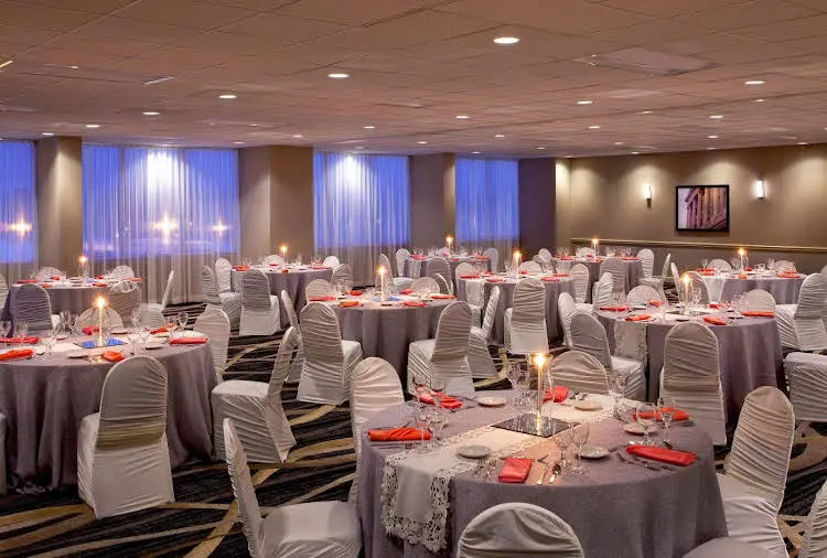 Holiday Inn Cleveland-Airport