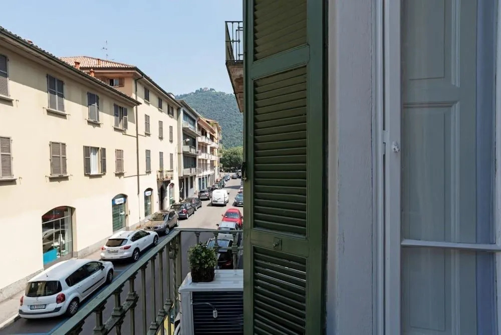 Vittoria Corner - byMyHomeInComo