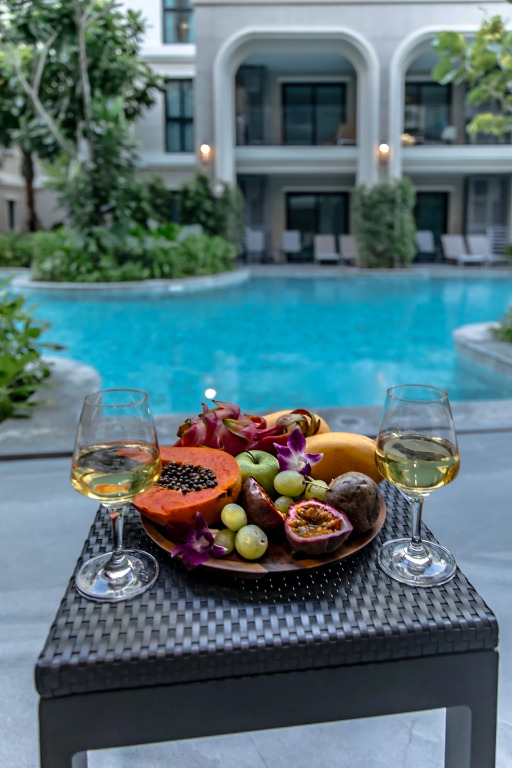 Апартаменты Title Legendary Pool Access 1-Bedroom Suite by TVC