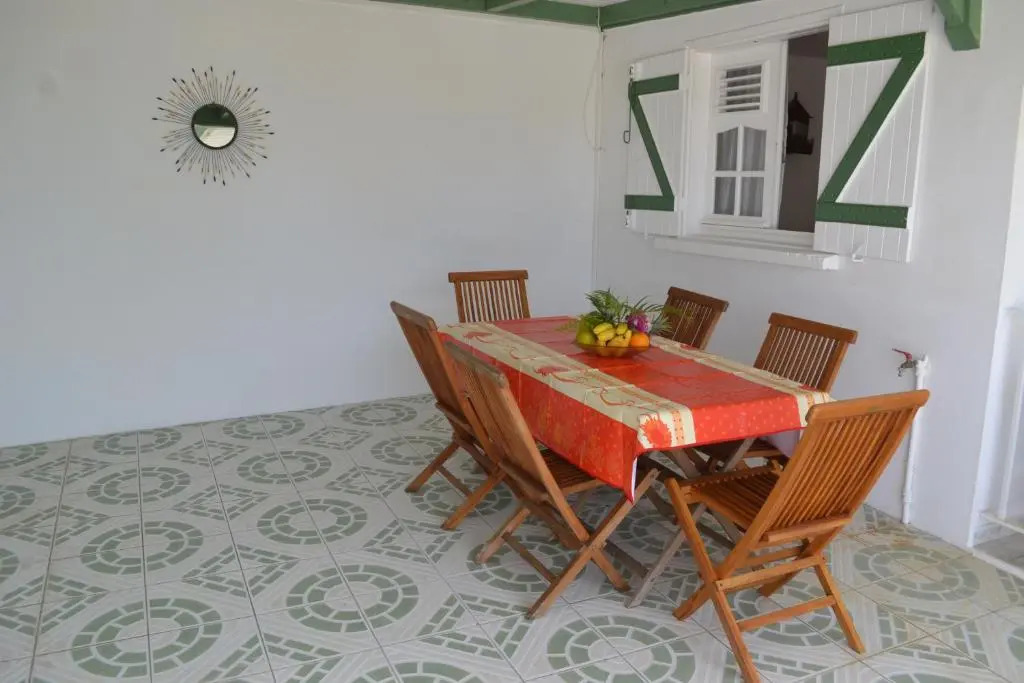 La Nicotoria Apartments