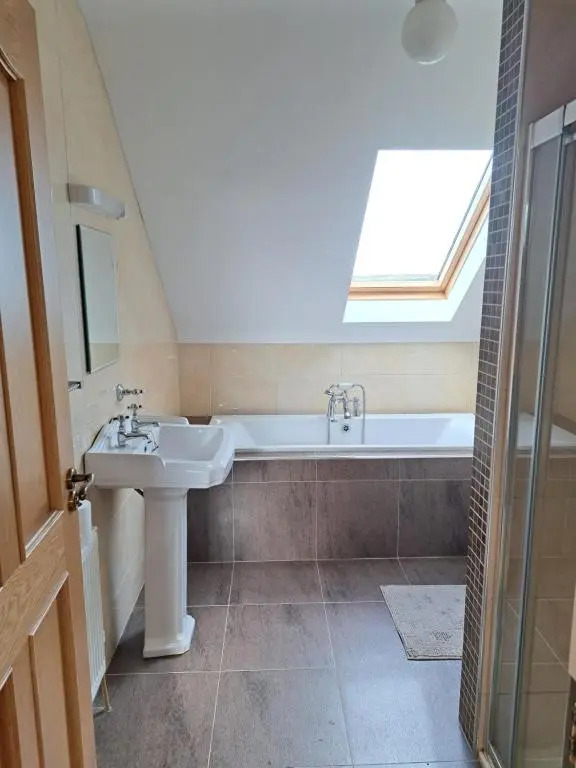Glenmore House - ROOM ONLY