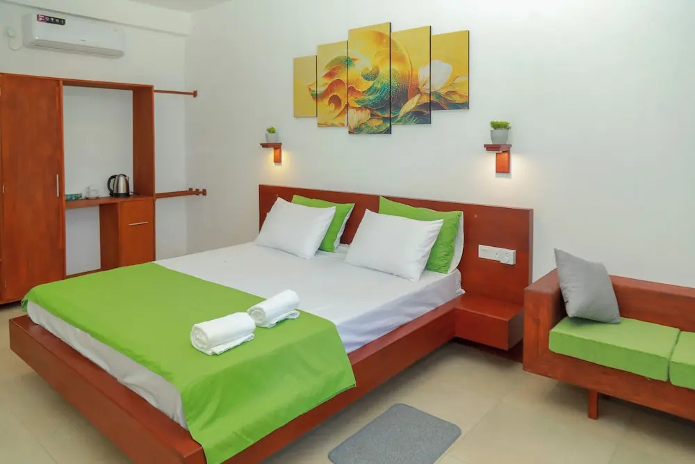 Travellers Hotel Hikkaduwa