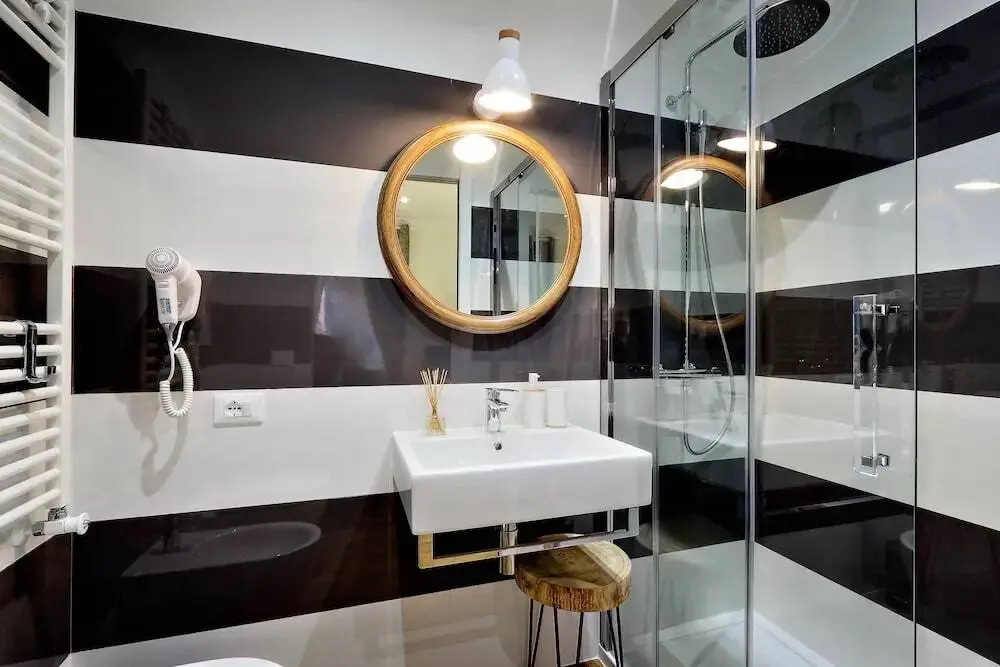 Suri Suites
