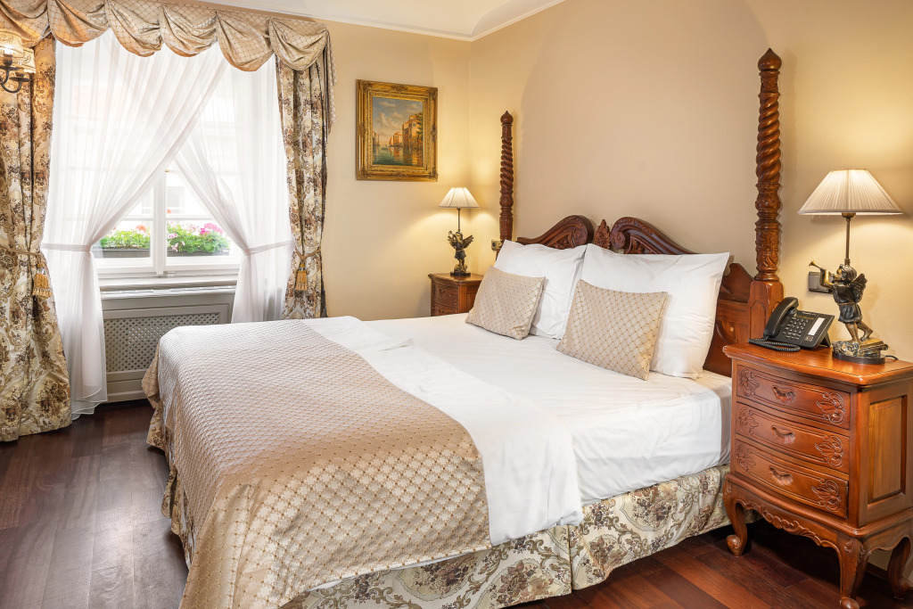 Iron Gate Hotel & Suites Prague by BHG