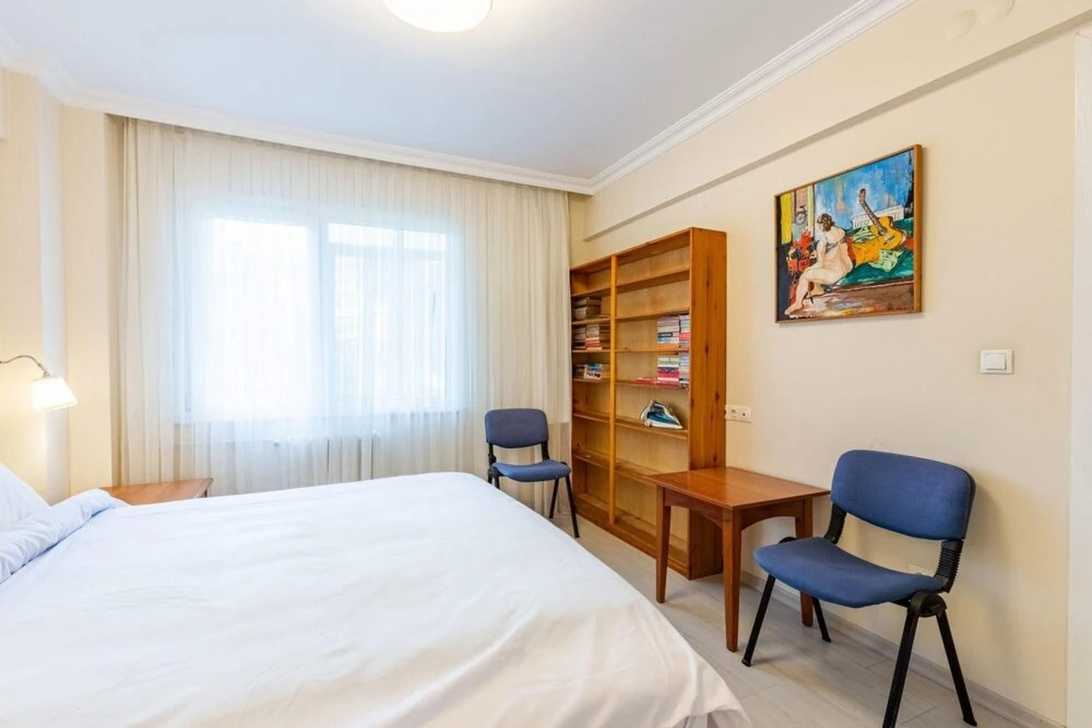 Pleasant Flat with Balcony in Moda Kadikoy
