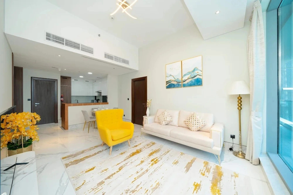 Modern Apt w Canal View Close to DT