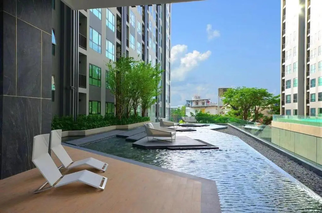 the base central pattaya seaview