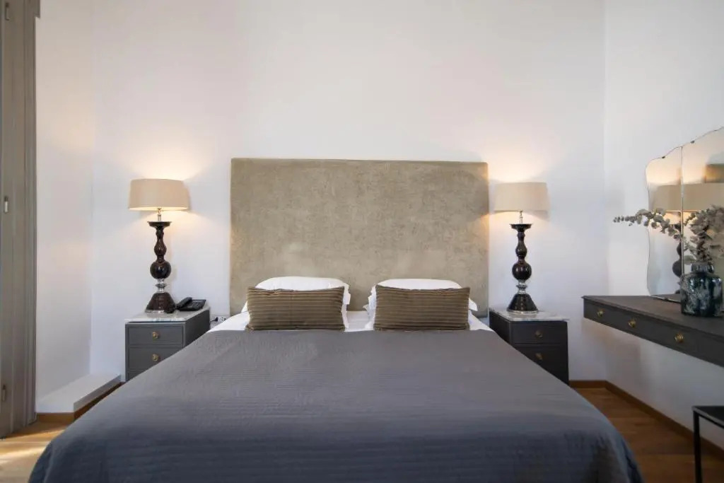 Emporikon Athens Hotel