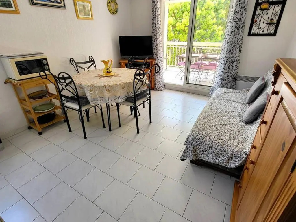 Appartement Six-Fours-les-Plages, 2 pièces, 4 personnes - FR-1-316-91